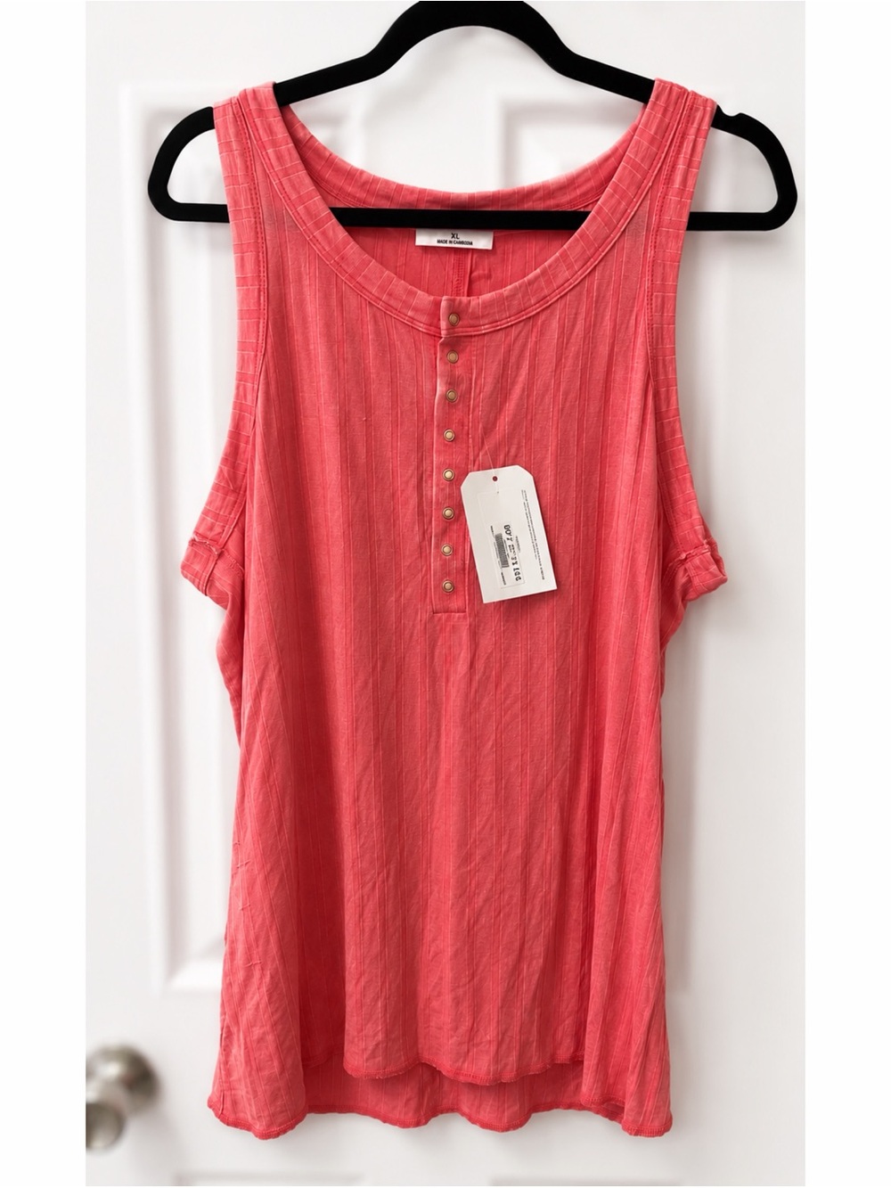 ZENANA- Distressed Acid Washed Snap Front‎ Tank Top Size XL - Picture 2 of 4